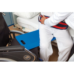 Grooved board to assist transfers (one hand grip)